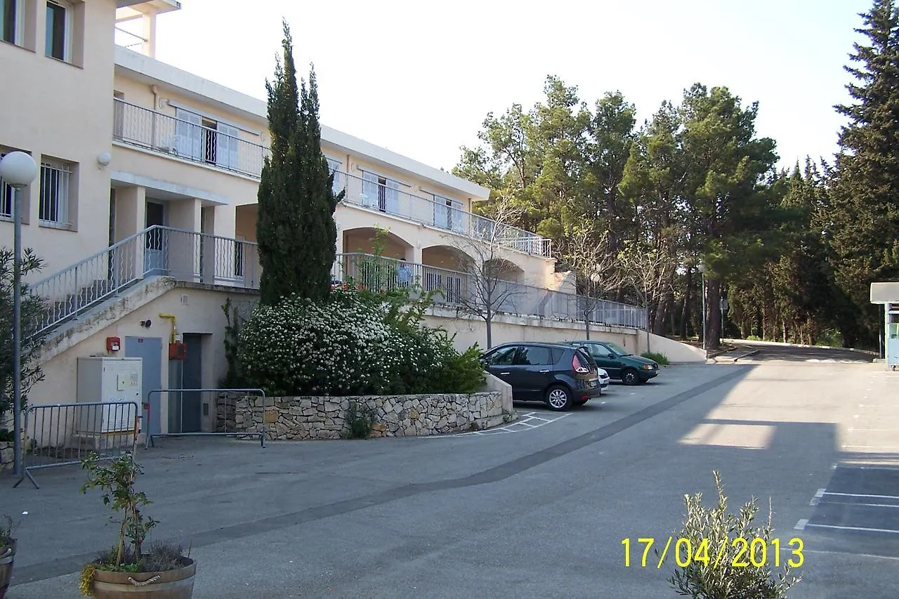Auberge De Jeunesse Jas De Bouffanエクス＝アン＝プロヴァンス